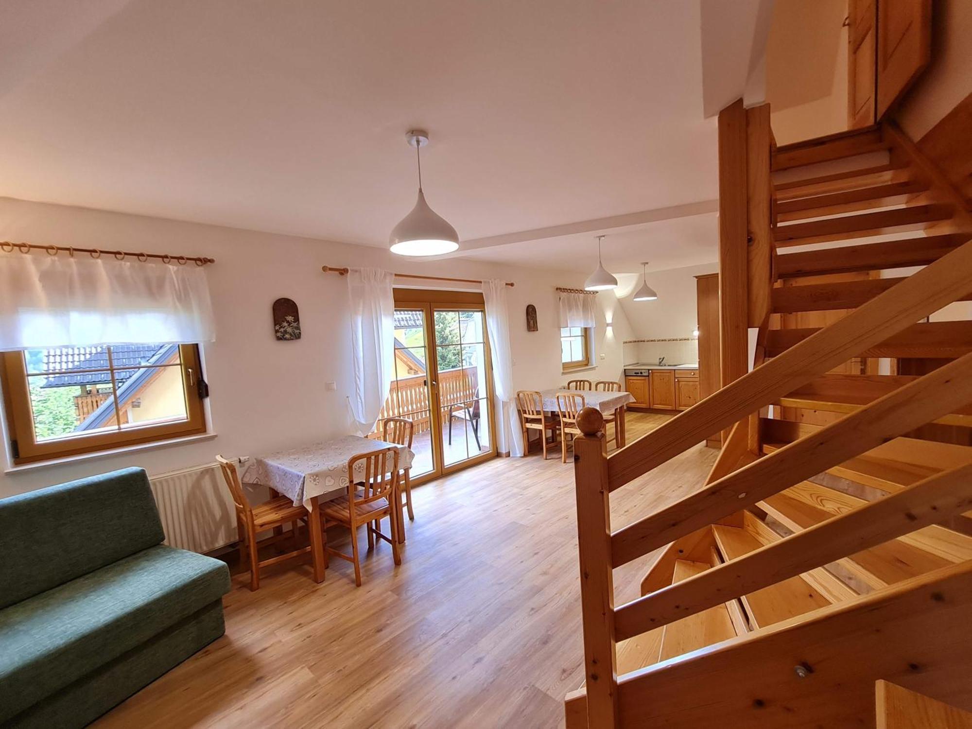 Apartments Karmen Ratece ภายนอก รูปภาพ